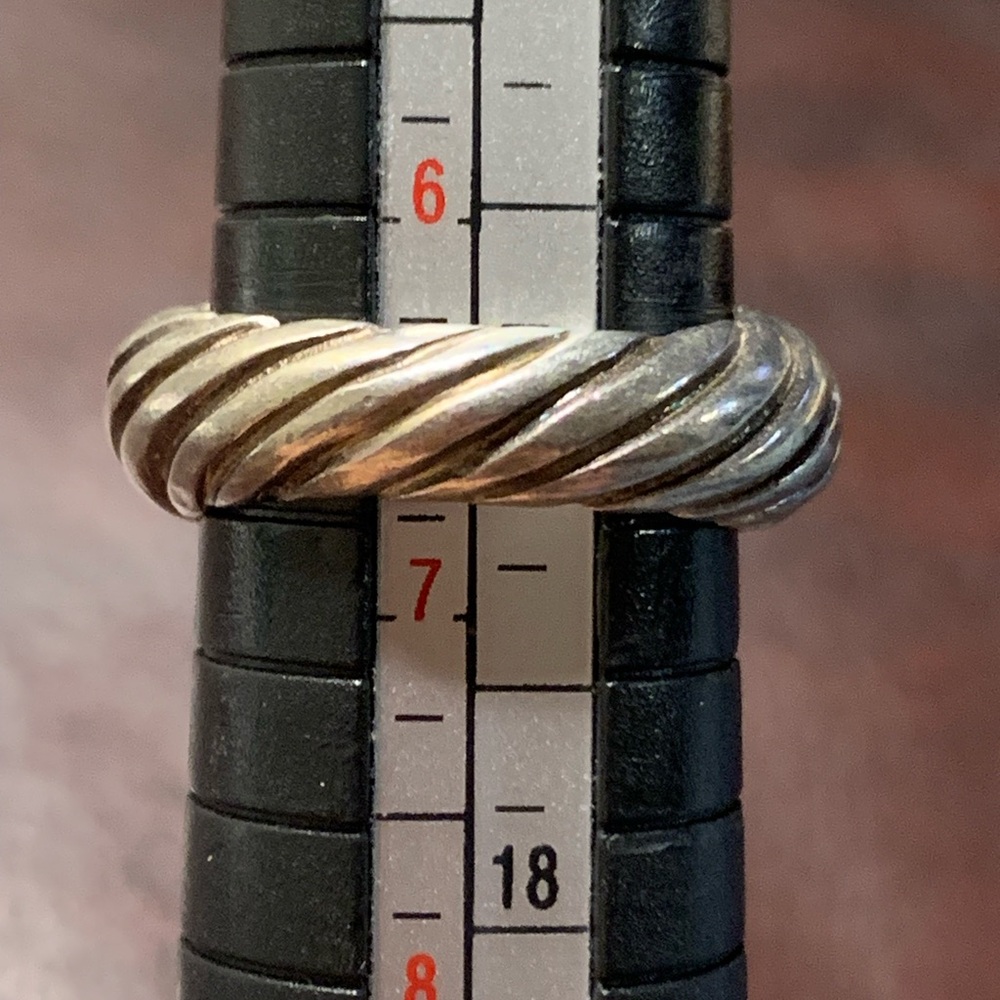 Heavy Sterling Mother of Pearl Ring - Picture 8 of 10